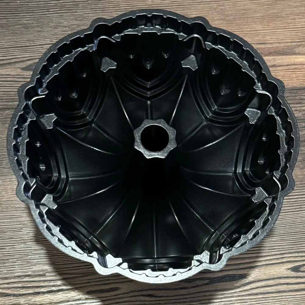 Nordic Ware 10 Cup Cathedral Bundt Pan - Picture 5 of 9